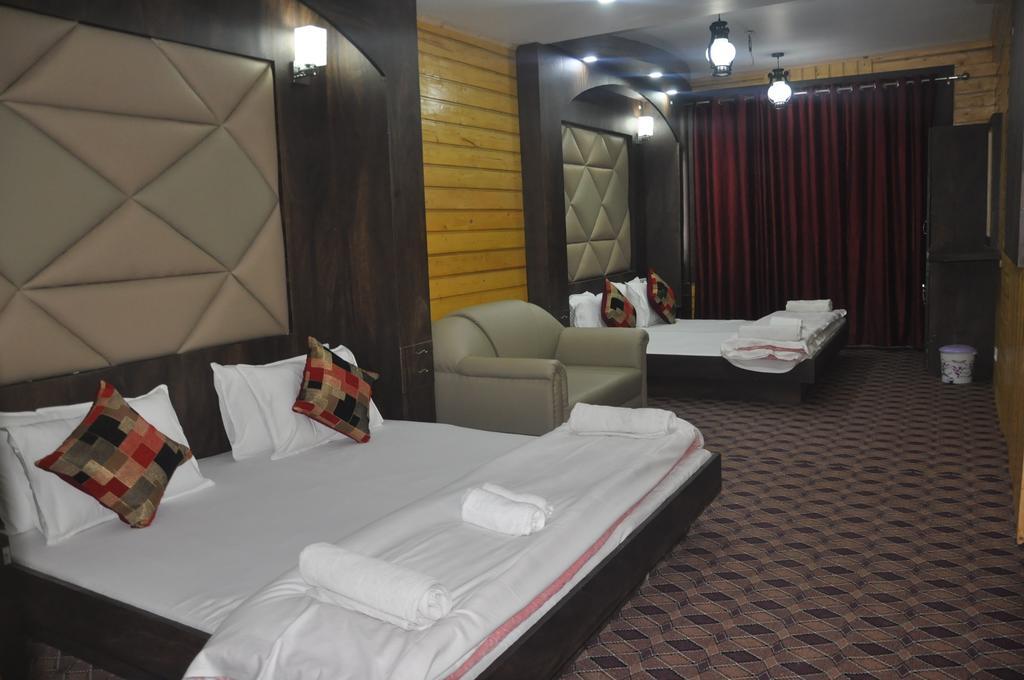 Hotel Azad Durgjan Kültér fotó