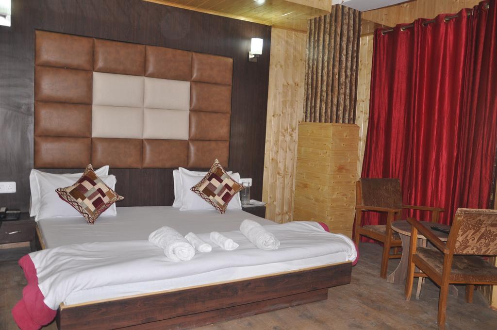 Hotel Azad Durgjan Szoba fotó